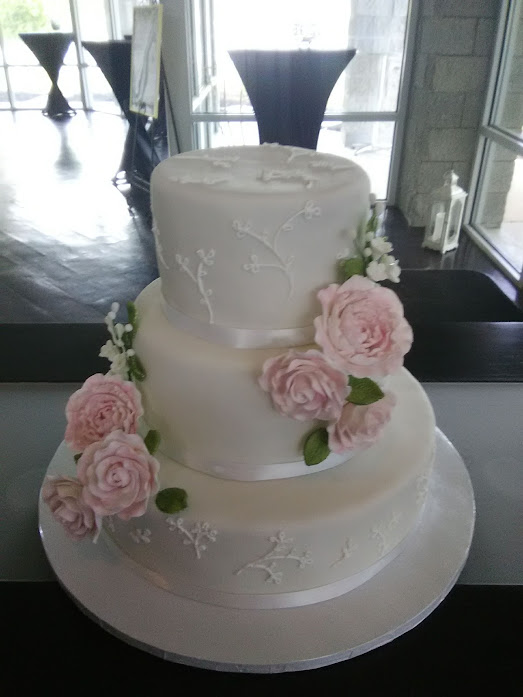 Roses Flower Wedding Cake